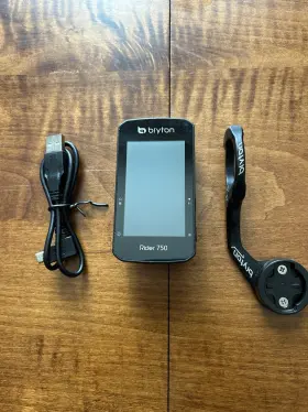 1902210700006543 Bryton Rider 750 Bike Computer Black Navigation Bluetooth With Mount And Usb Cable